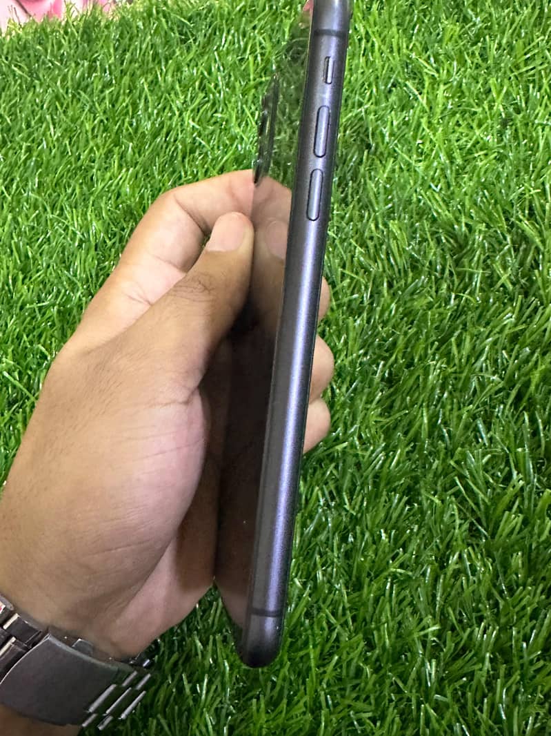 Apple iPhone 11 1