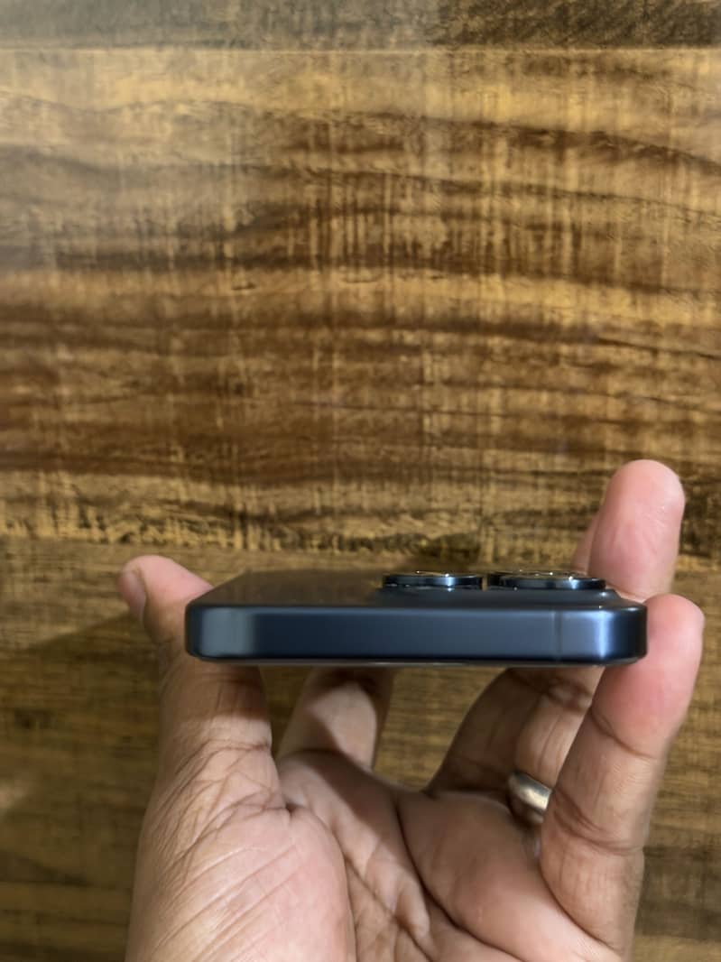 Apple iPhone 15 Pro 8