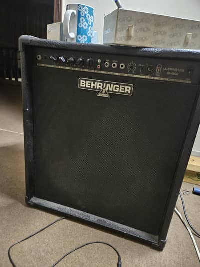 Behringer bass amp amplifier