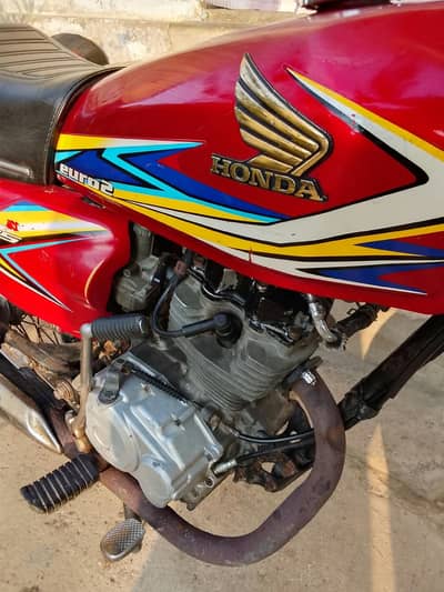 Honda 125 2019 karachi number urgent sale