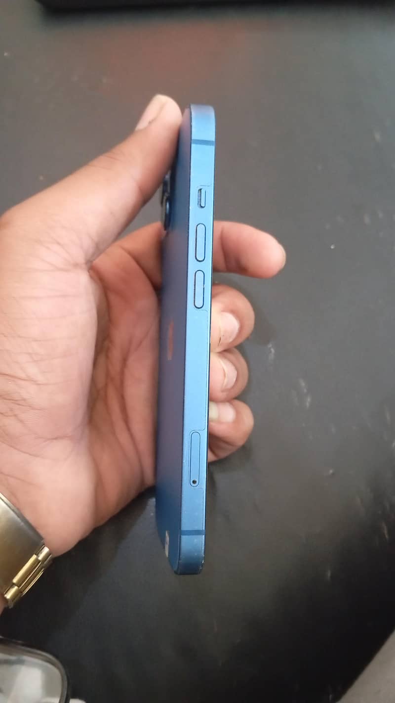 Apple iPhone 13 1