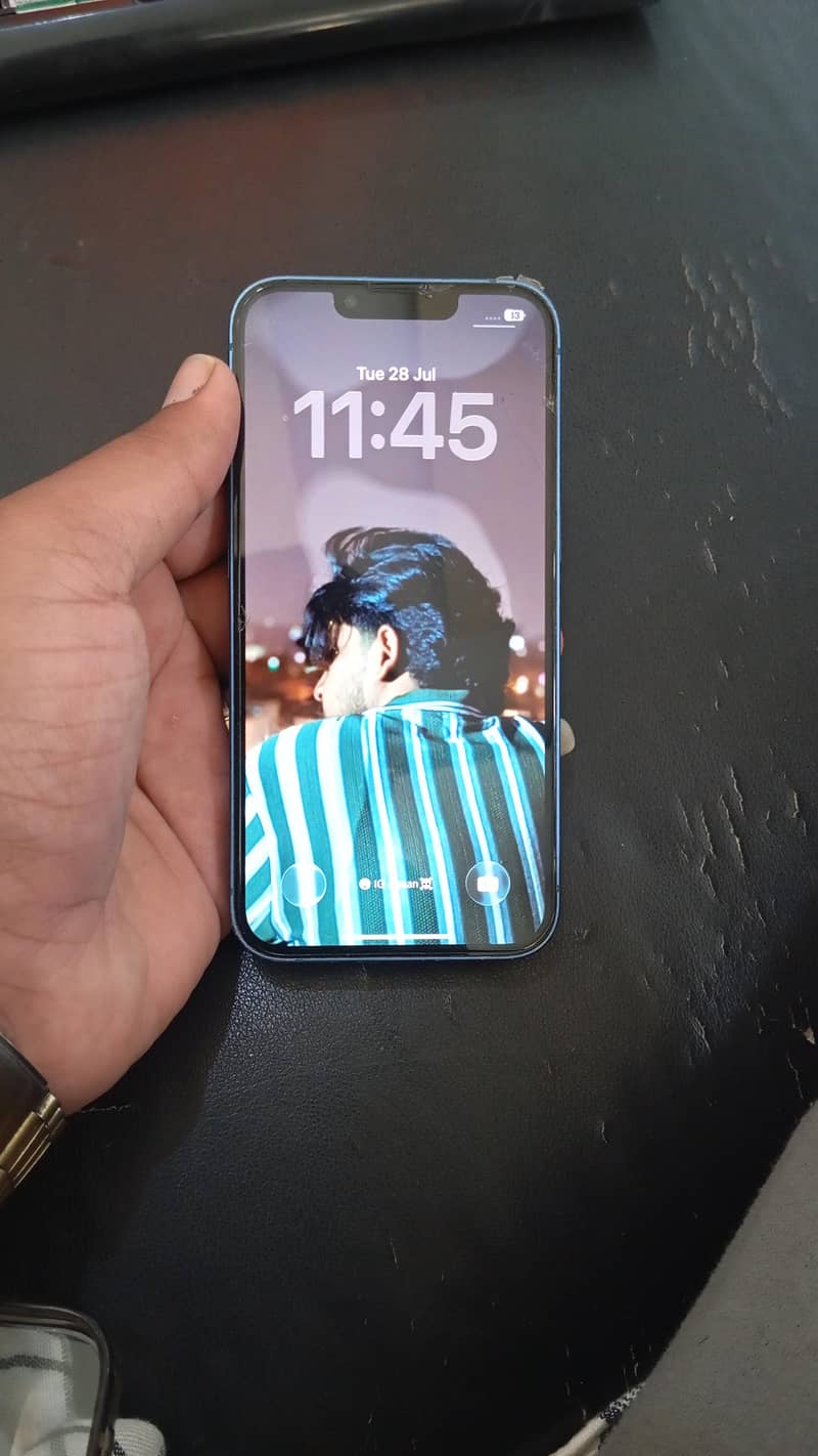 Apple iPhone 13 5