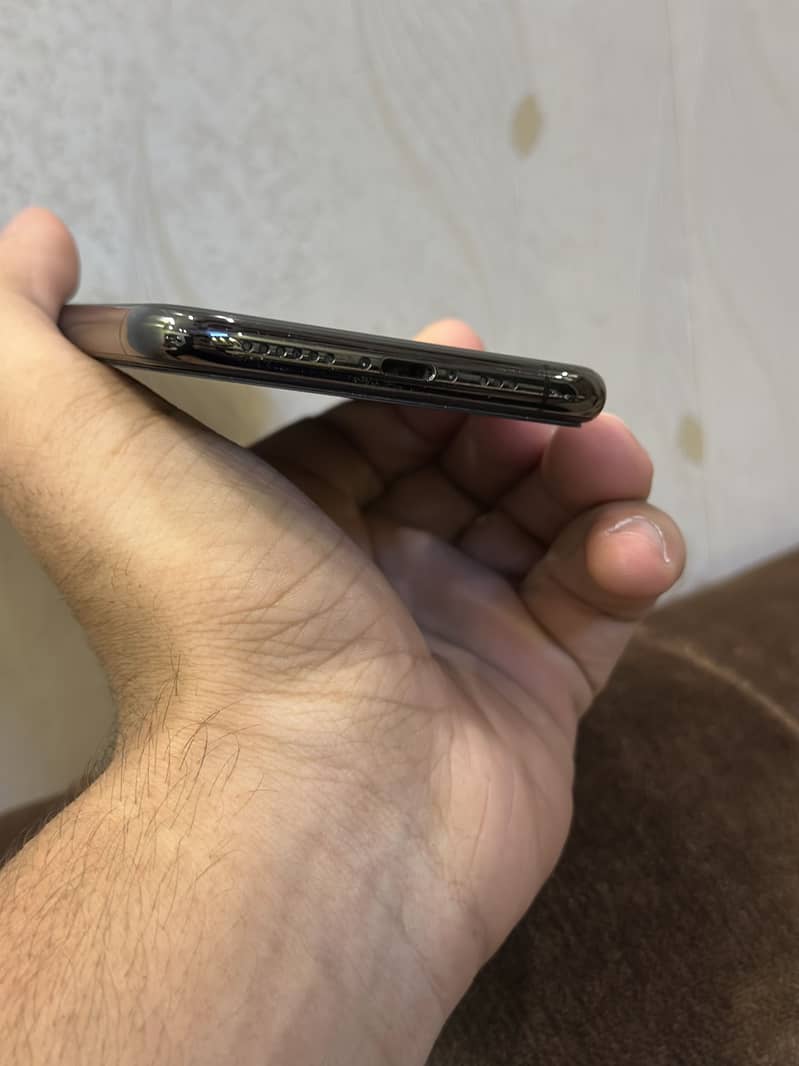 Apple iPhone 11 Pro 5