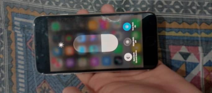 Apple iPhone SE