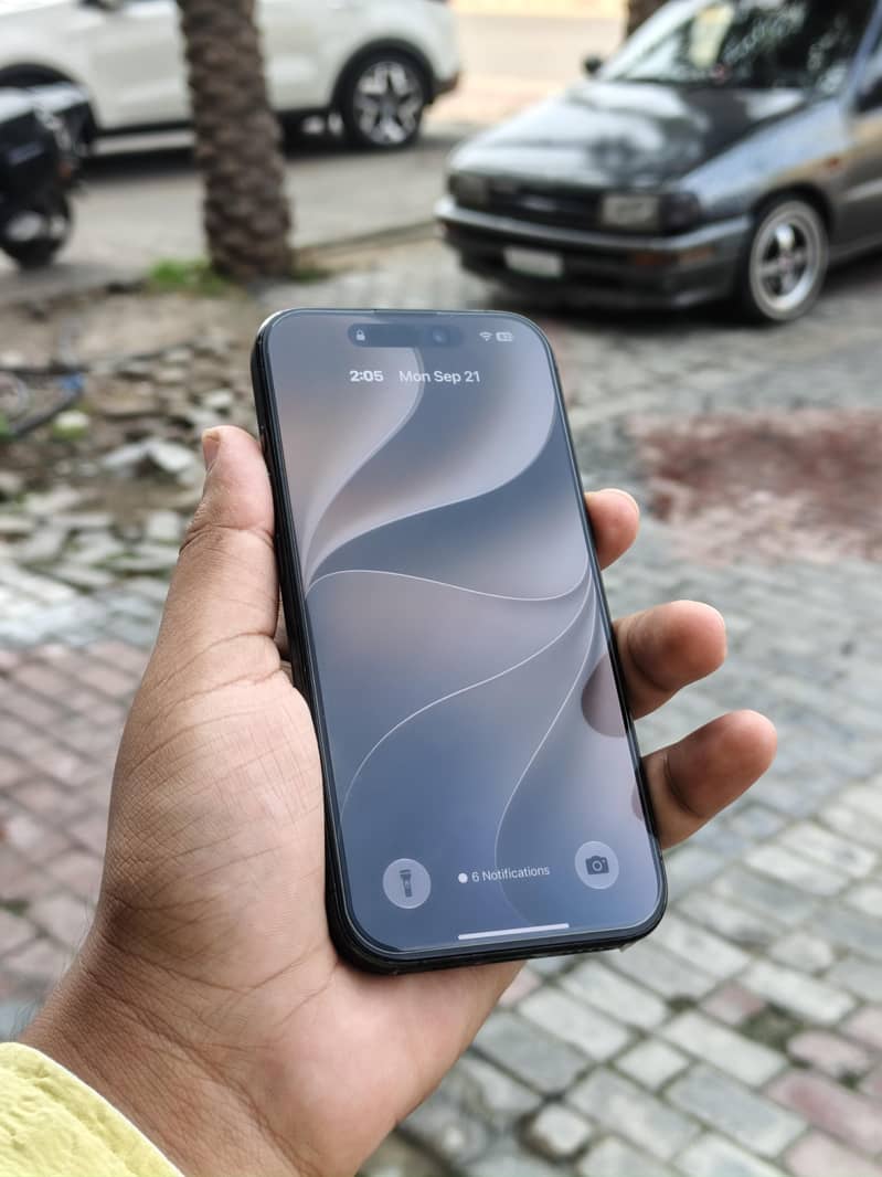 Apple iPhone 15 Pro 3