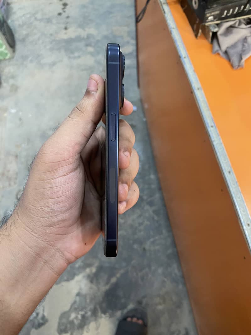 Apple iPhone 15 Pro 1