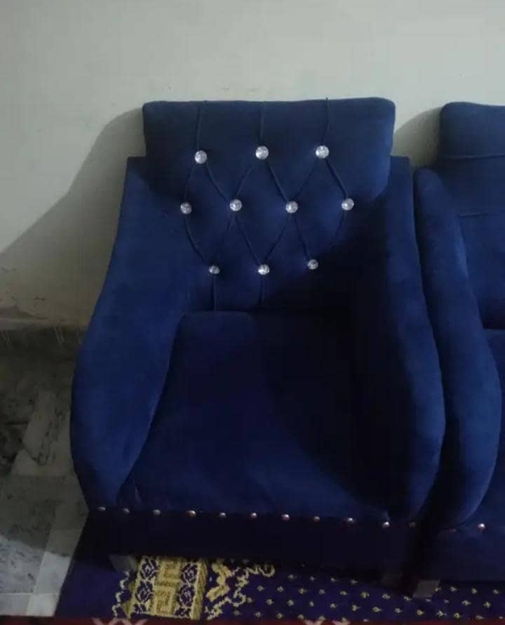4 seater sofa 0