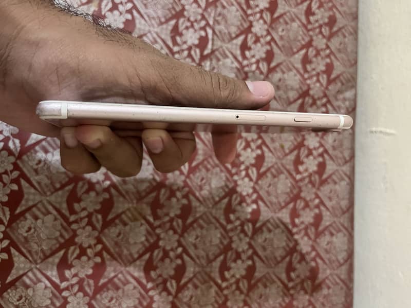 Apple iPhone 7 Plus 0