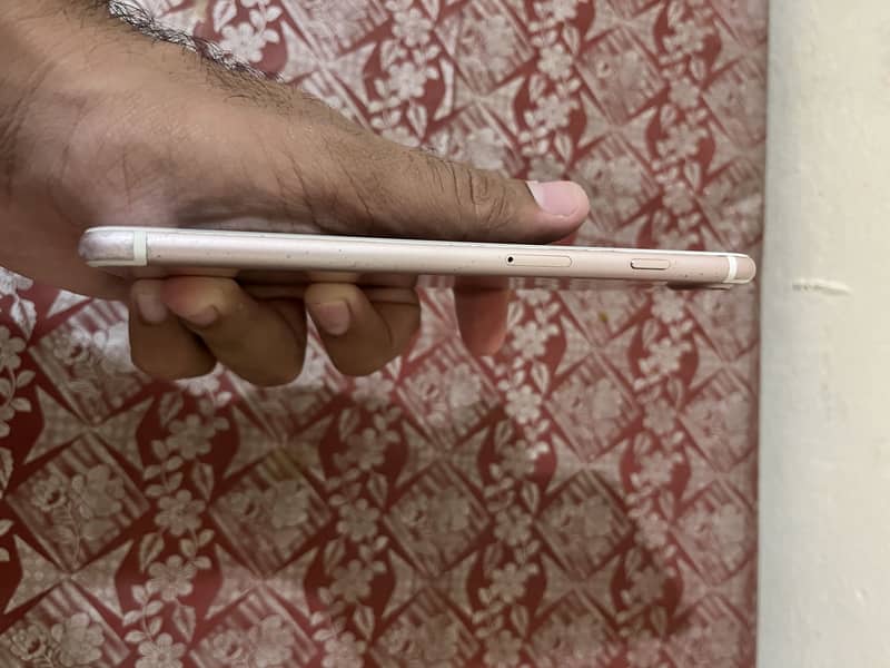 Apple iPhone 7 Plus 2