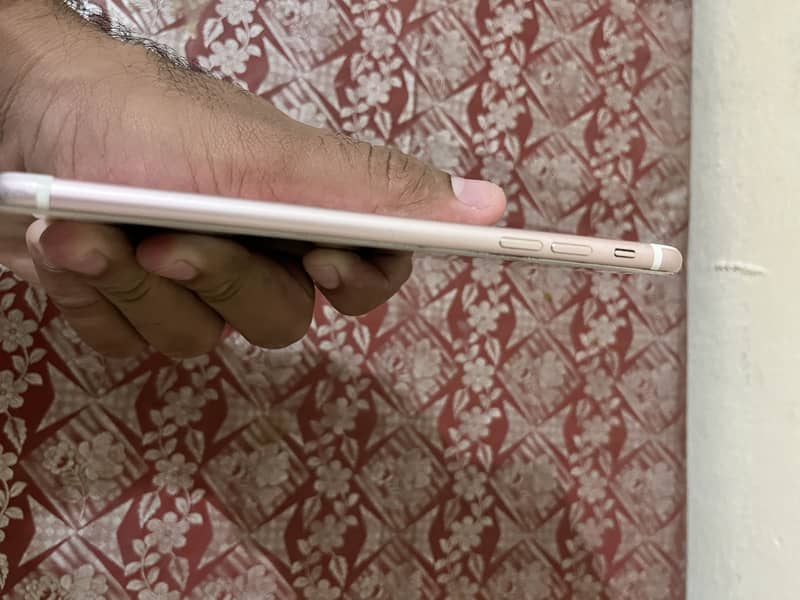 Apple iPhone 7 Plus 4
