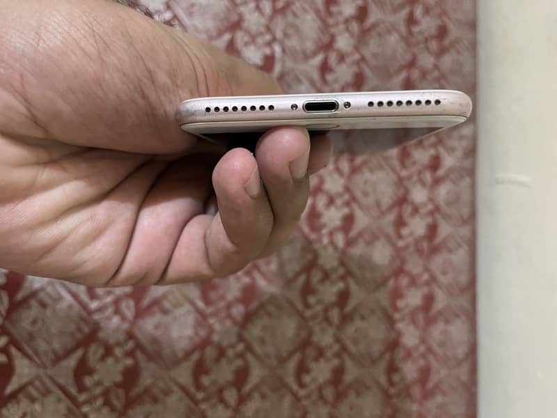 Apple iPhone 7 Plus 5