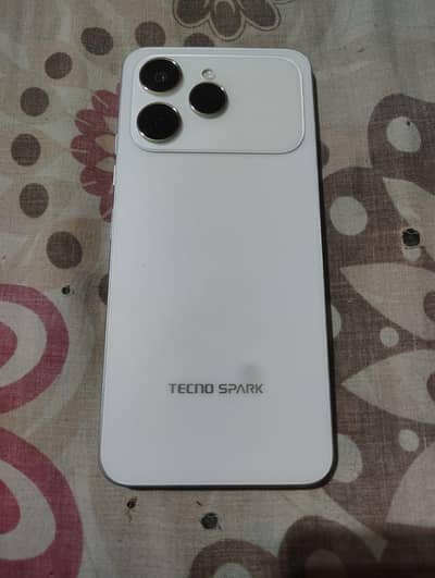 Tecno spark 40