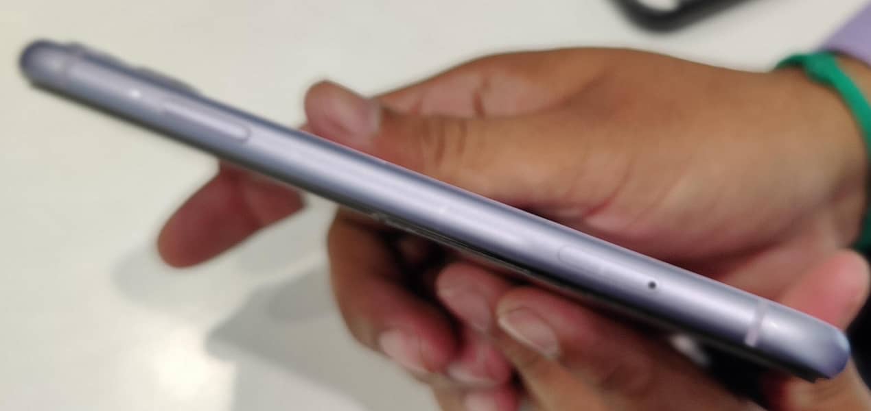 Apple iPhone 11 3