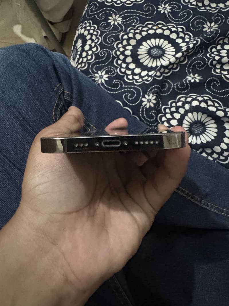 Apple iPhone 12 Pro 1