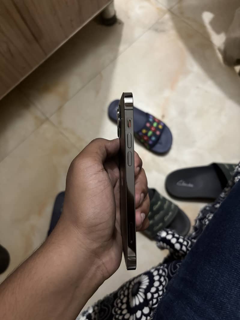 Apple iPhone 12 Pro 4