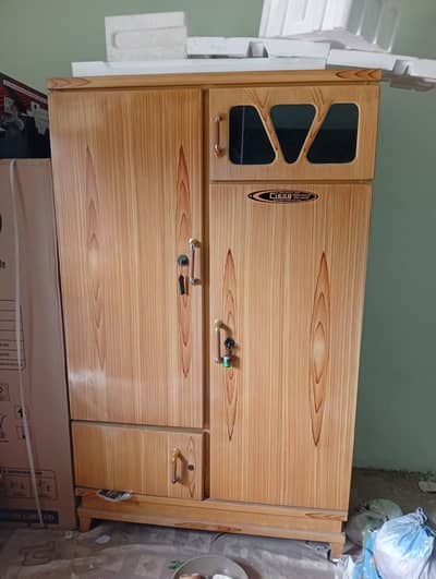 Almirah / Iron Almirah 6 month used 0301665846