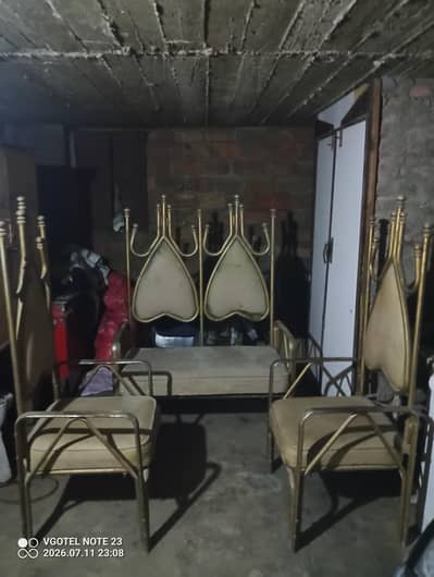 Steal Taj weeding chairs