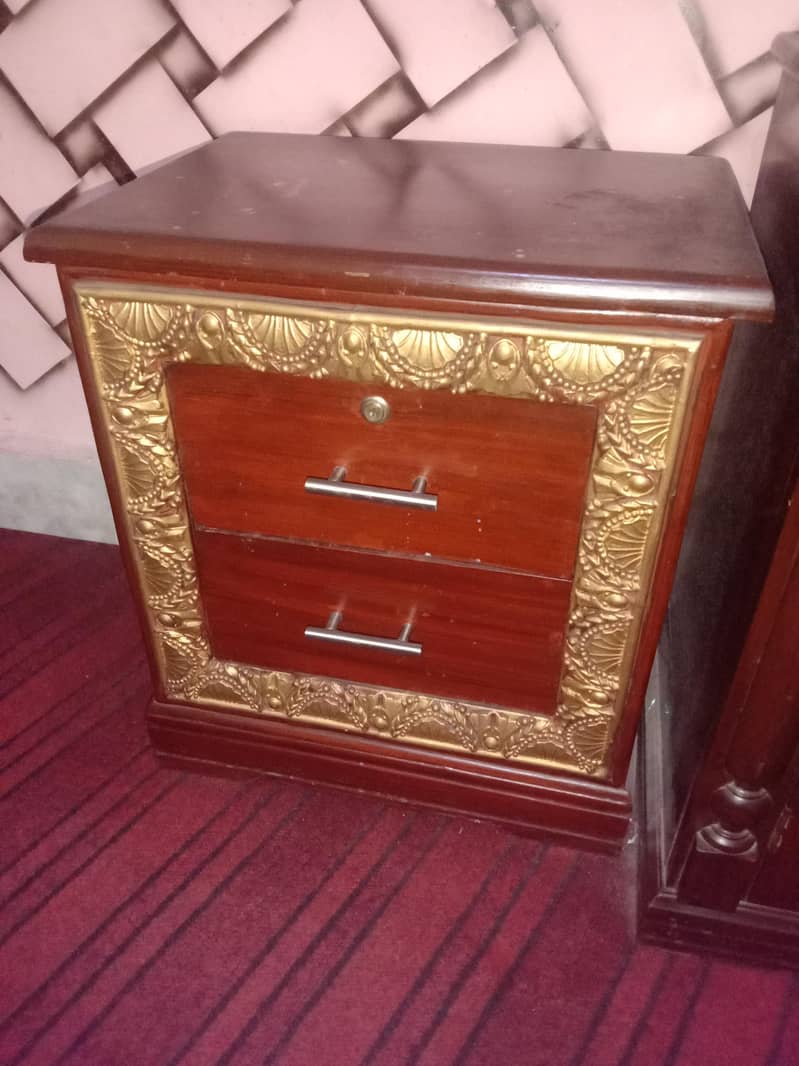 bed,dressing table,showcase 3