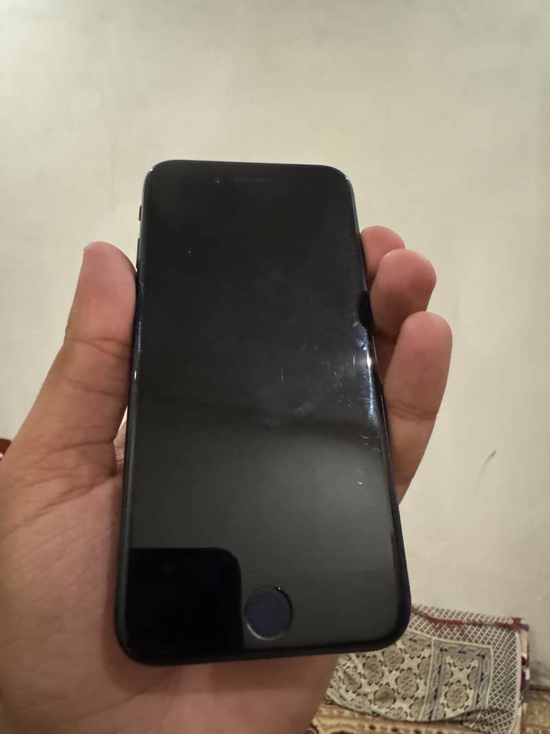 Apple iPhone SE 6
