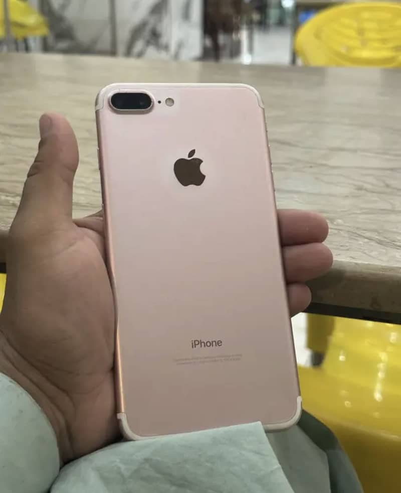 Apple iPhone 7 Plus 1