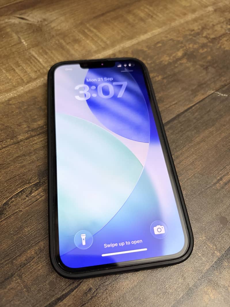 Apple iPhone 13 8