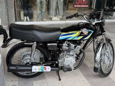 Honda CG125 2026 black