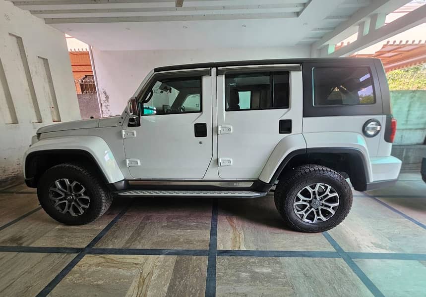BAIC BJ40 Plus 2022 4