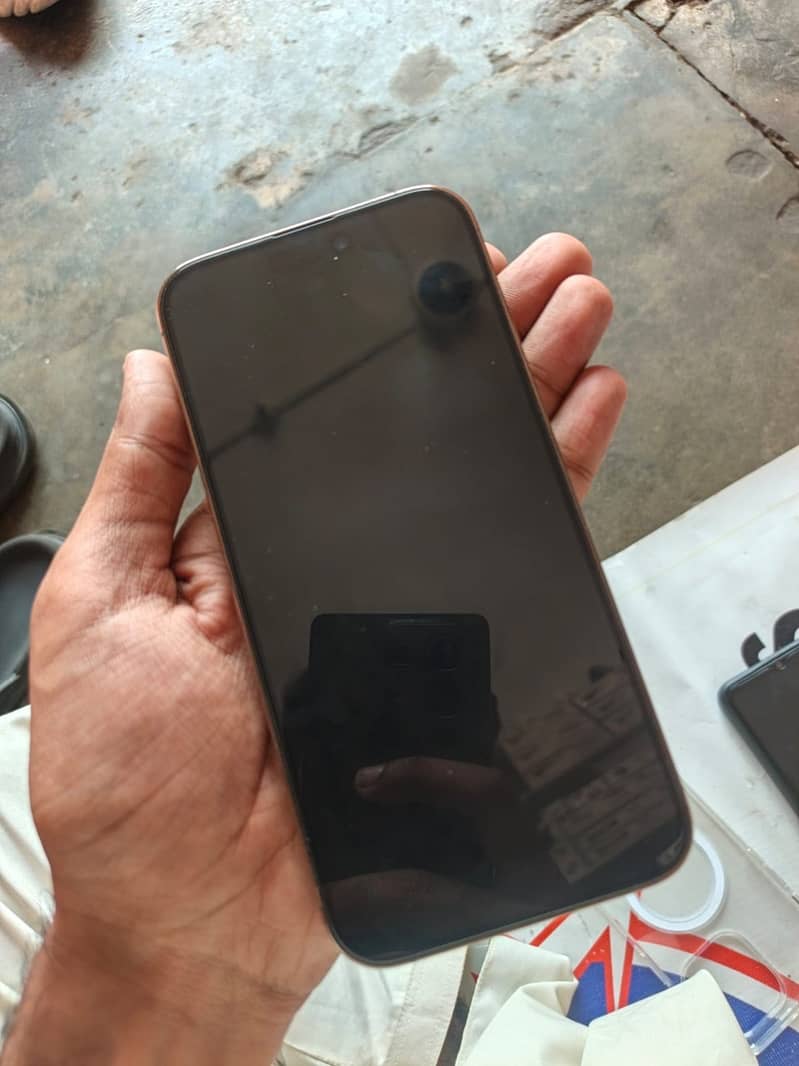 Apple iPhone 14 Pro Max 1
