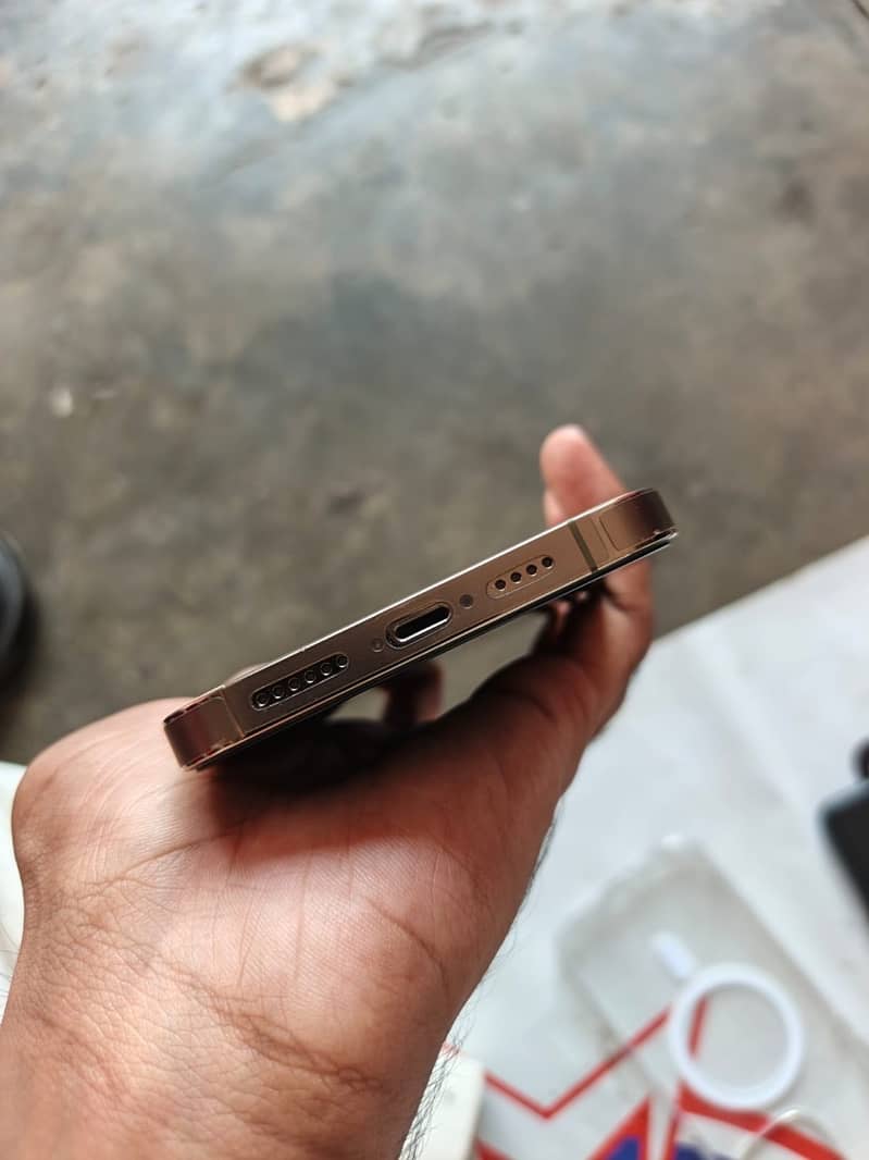 Apple iPhone 14 Pro Max 5
