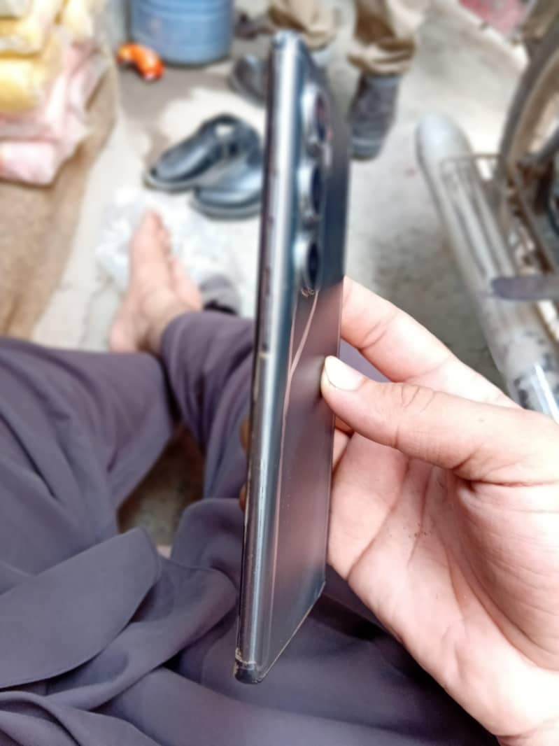 Tecno CAMON 40 Pro 4
