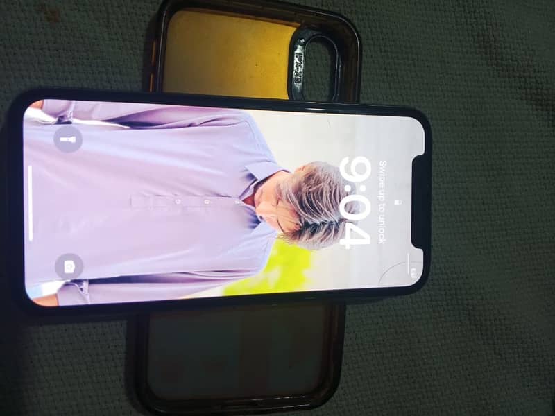 Apple iPhone X 4