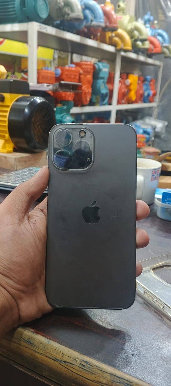Apple iPhone 13 Pro Max 3