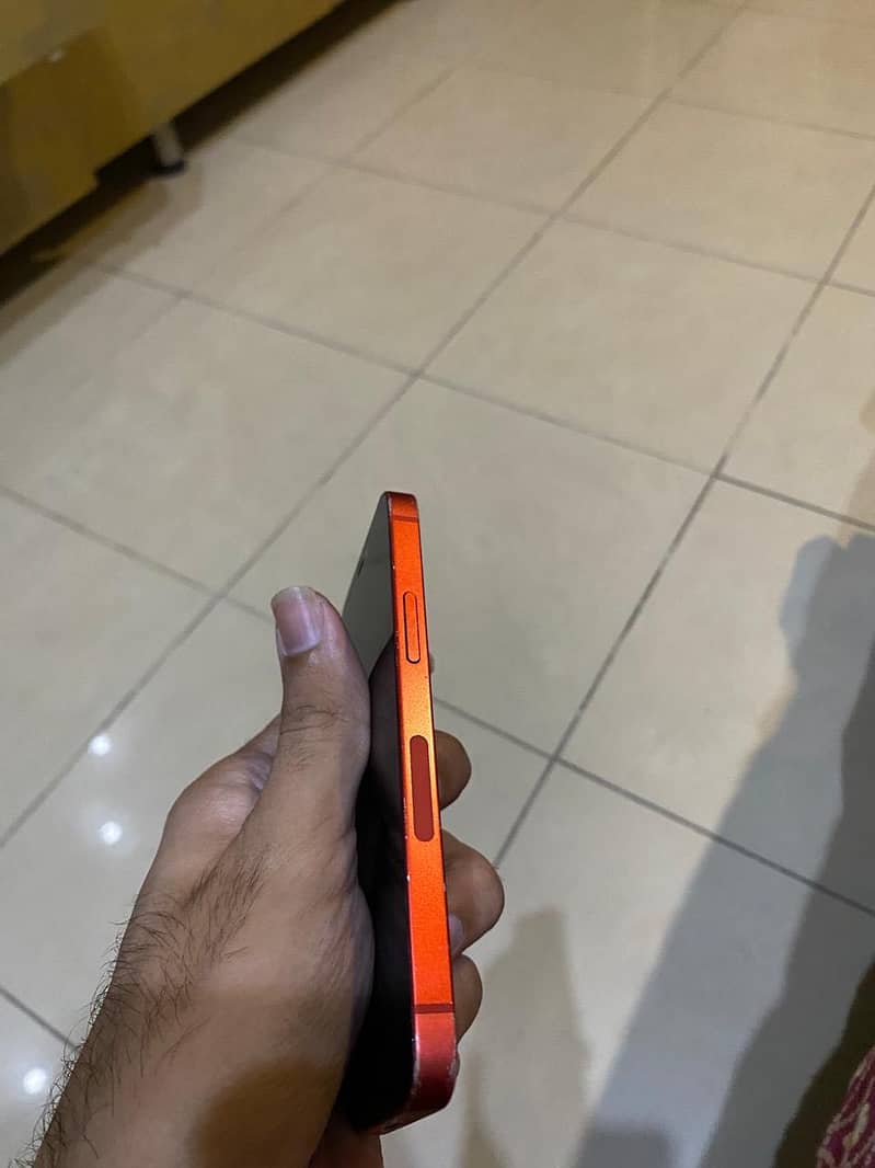 Apple iPhone 12 mini 3