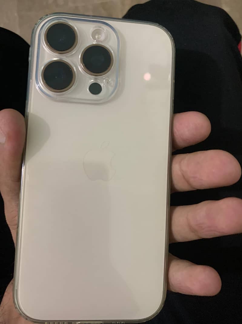 Apple iPhone 16 Pro 0