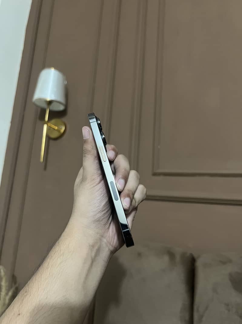 Apple iPhone 13 Pro 1