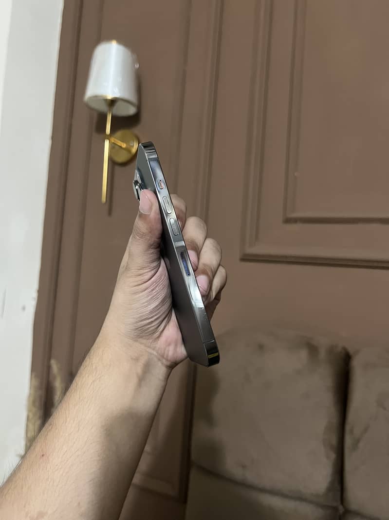 Apple iPhone 13 Pro 4