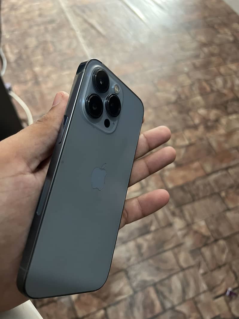 Apple iPhone 13 Pro 6