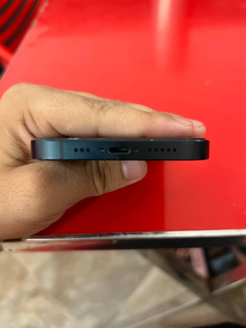 Apple iPhone 14 4