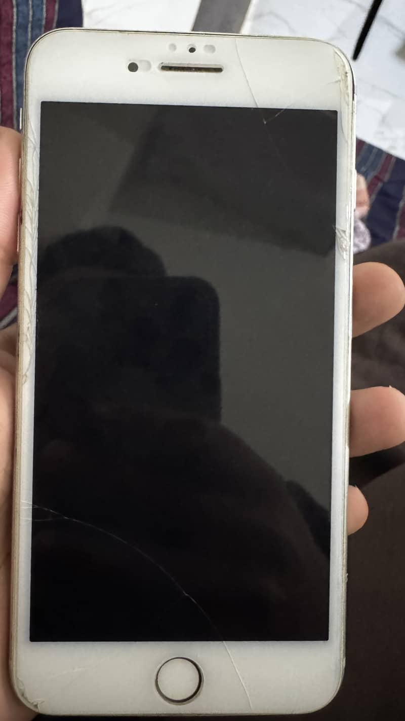 Apple iPhone 8 Plus 1