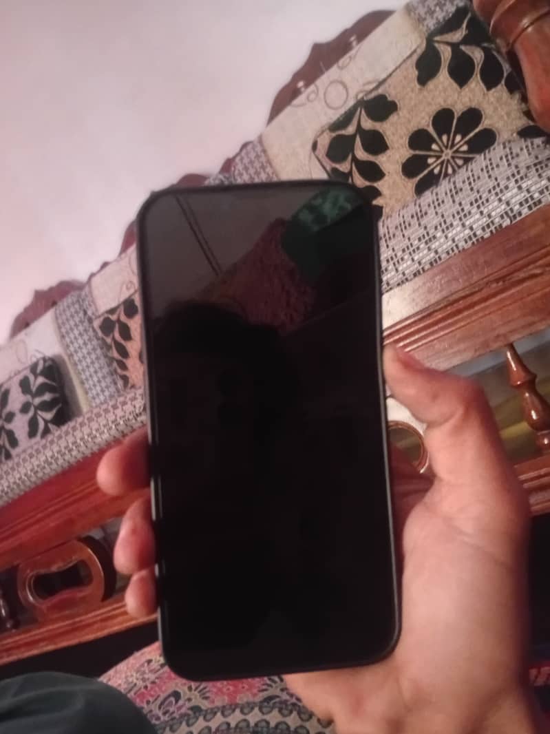 Apple iPhone 14 3
