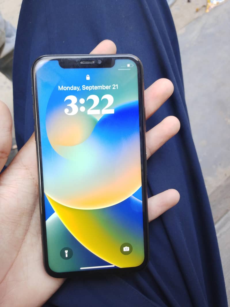 Apple iPhone X 4