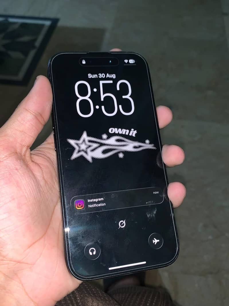 Apple iPhone 16 4