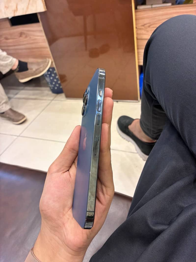 Apple iPhone 12 Pro Max 3
