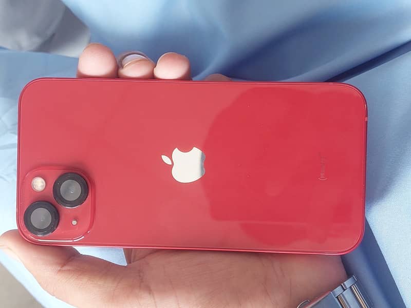 Apple iPhone 13 4