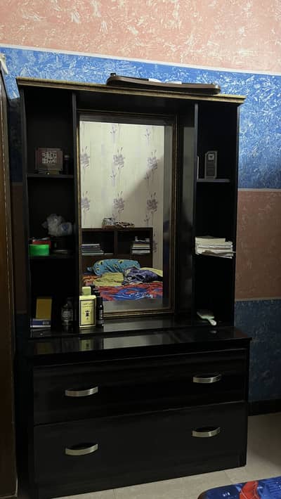 Dressing table