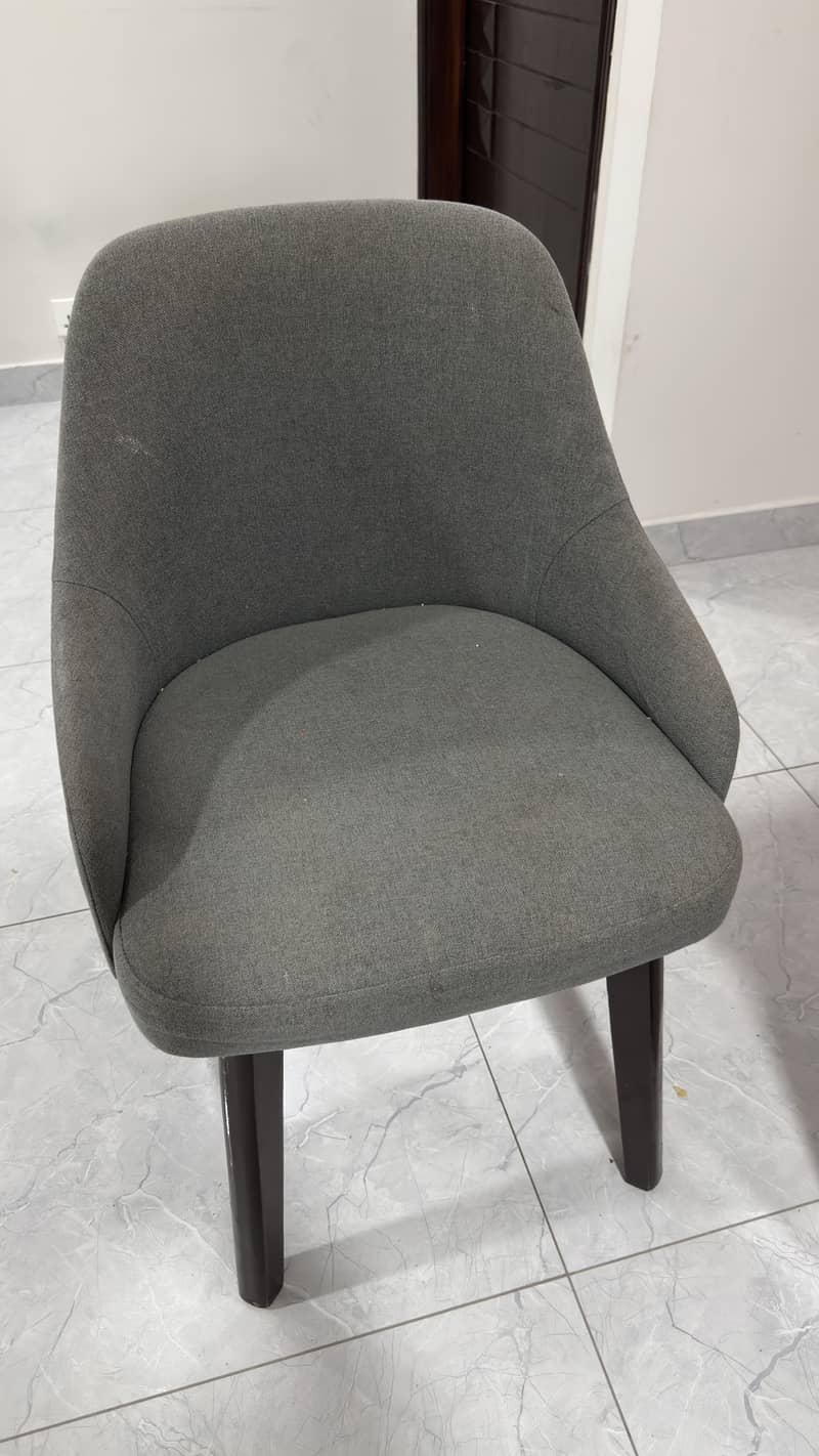 4 seater Dining Table 1