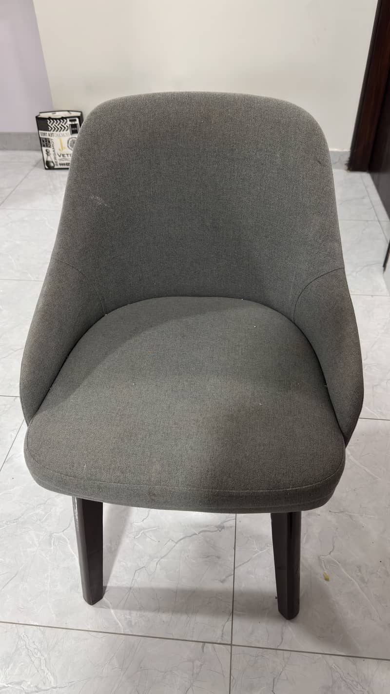 4 seater Dining Table 4