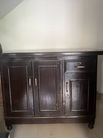 Iron stand for sale good condition
