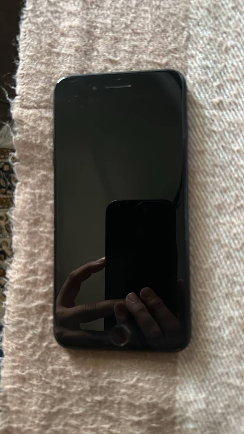 Apple iPhone 7 Plus 2