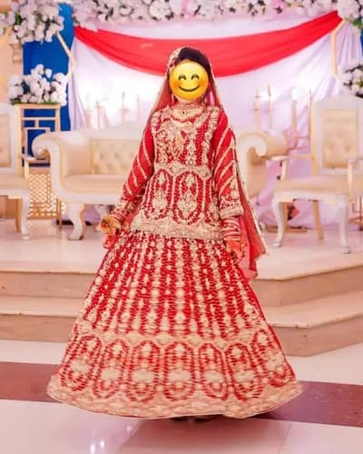 Classic Red Bridal Lehenga – Stunning Traditional Bridal Dress